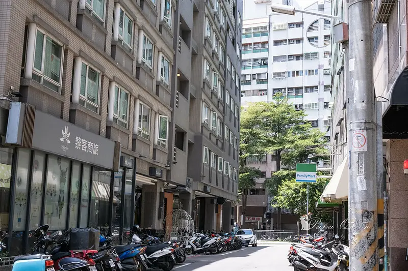 便當｜台中  麥子家常料理maiz bento 蔬食餐盒/純素可…藍帶起司豬排 出乎意料的美味 好厚實