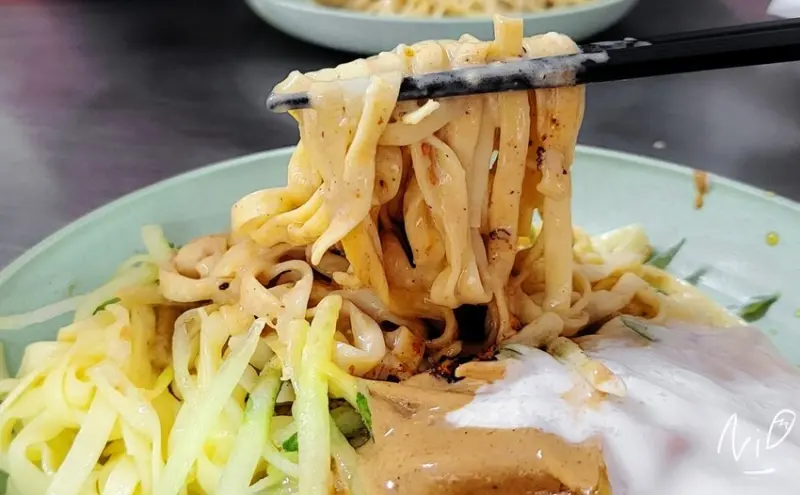 [嘉義西區]涼麵 四味果汁-文化店。美乃滋胡麻醬涼麵&四味果汁