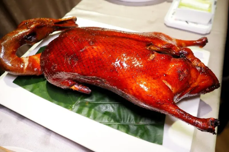 隱身師大地下室的人氣粵式料理餐廳.超推掛爐片皮鴨.五星級餐點水準親民價位.母親節聚餐餐廳推薦.菜單/價格♥