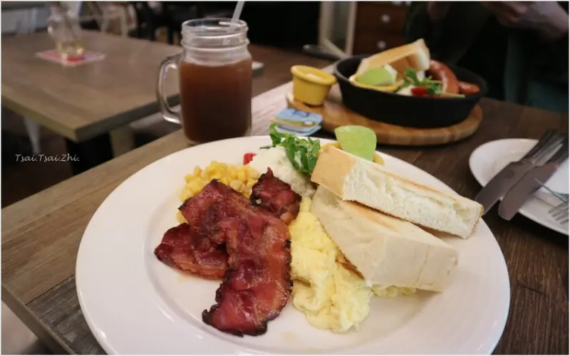 [台北中山]這裡 ICI ORIGIN|韓系咖啡廳風格，裝潢氣氛佳，提供早午餐、義大利麵、飲品及甜點等