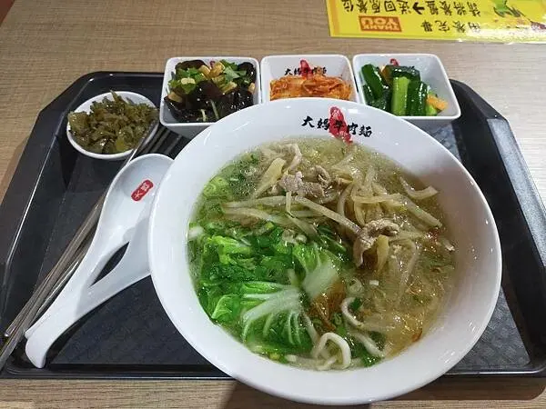 鶯歌美食廣場大媽牛肉麵~料多味美~打出平價好口碑~給您滿滿的幸福好味道~