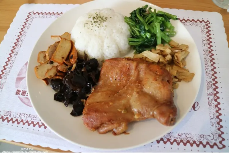 【桃園大溪區】大溪美食『mei-house 美家咖啡館』#平價親子餐廳 # 附設兒童遊戲區~