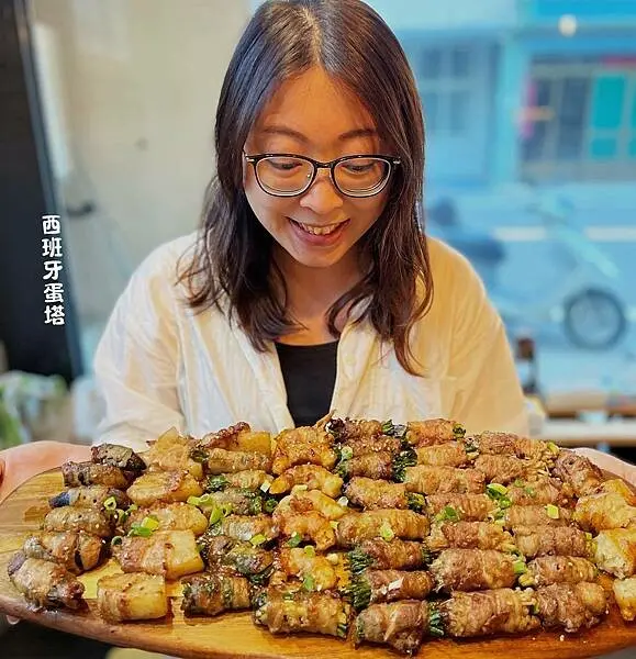 舊丘串燒（灣麗店）｜鄰近苑裡車站、苗栗超必吃平價美食，炭火的香氣搭配秘製的烤肉醬，美味新鮮直送入口！20人包場方案超動心～