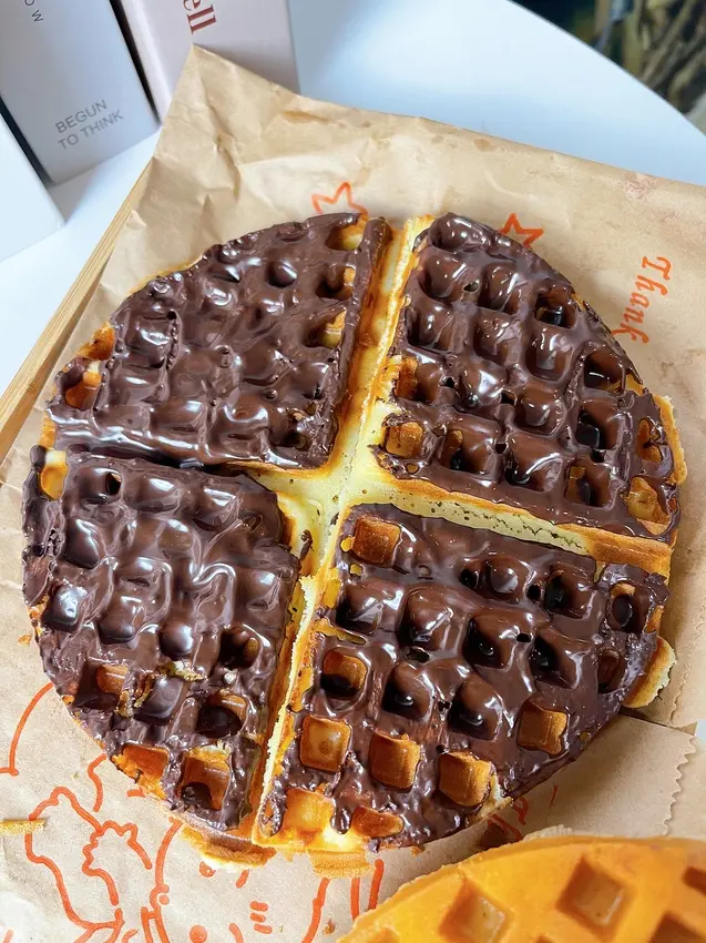 QQ猴鮮奶雞蛋糕 台中太平總店，包餡雞蛋糕10種口味一個只要10元，50元超大份量的平價包餡鬆餅 - Cyndi loves享食天堂