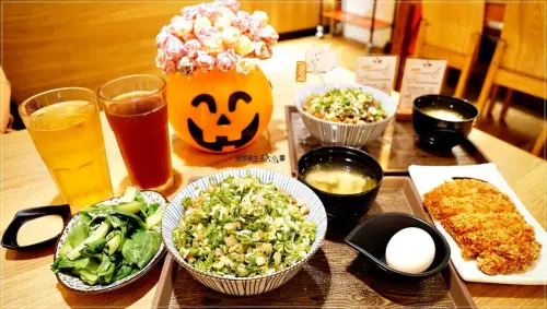 牛洞食堂公館店｜季節限定頑皮搗蛋丼上市囉！！口感超級美味，套餐皆附味噌湯、飲料、棒棒糖，不給丼飯就搗蛋