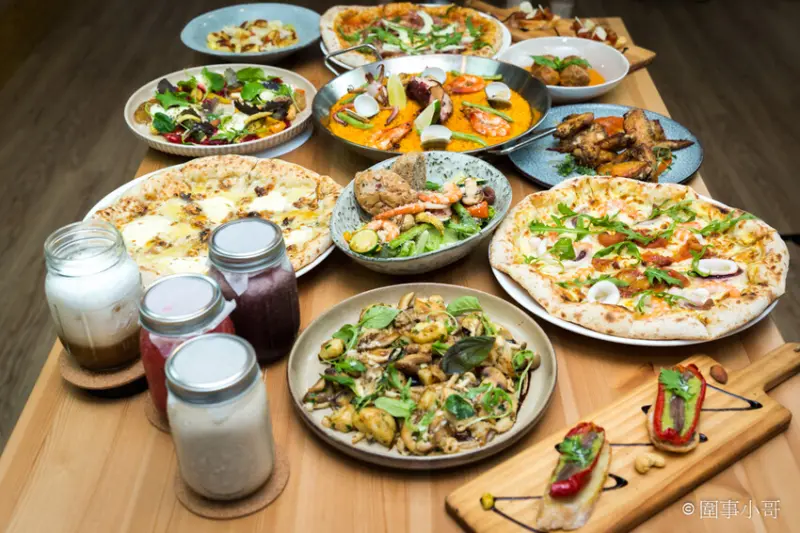 台北松山美食推薦-僻靜巷弄裡的低調義式及西班牙美食料理，不止有著能引出食材美味的餐點，還有超棒的手工窯烤披薩呢。(邀約)