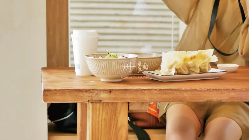 《台中西區》Sami卅麵│勤美商圈模範市場旁新開幕的台中最美麵店