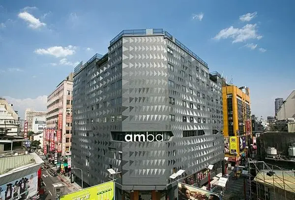 <住。西門町>捷運西門站-3分鐘就能到唐吉軻德大血拚!!~台北西門町意舍酒店~