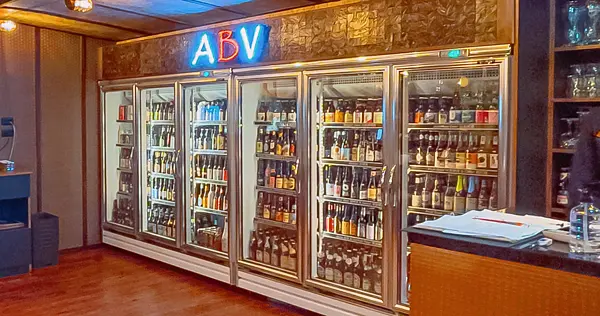 擁有世界各地的精釀啤酒，ABV全新東南亞風味餐酒館，不只常見的泰式料理，還有特色越南菜、印尼菜 | 【台北 大安區】ABV 南洋餐酒館