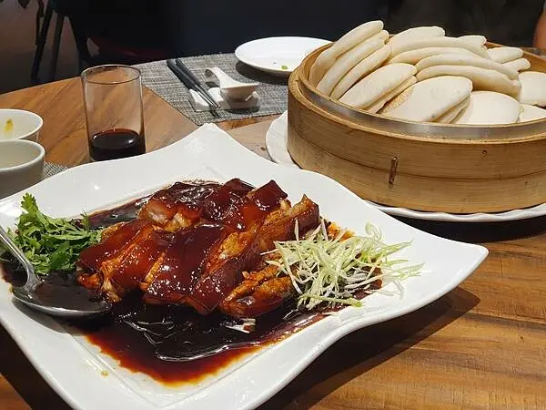 (胖樺食記)台北公館商圈推薦聚餐桌菜「腹響圓上海食府」/地道東坡肉醃篤鮮/大安區美食/江浙料理上海菜