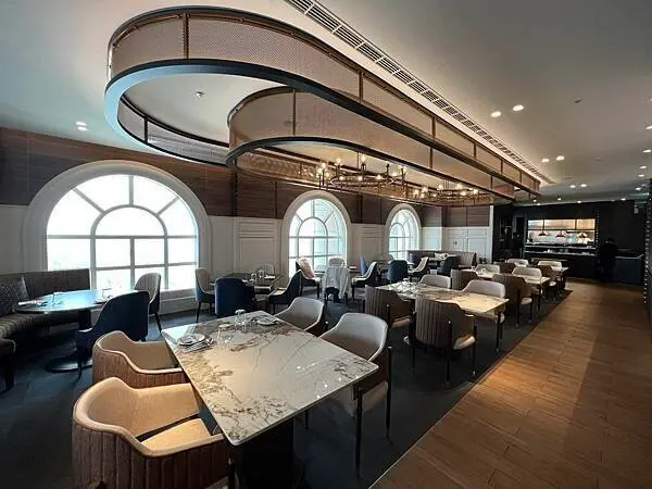 高雄美食【焰 鐵板燒 牛排館】魚羊湯／甜心豬五花卡布奇諾／鴨肝 迷你布里歐／和牛三重奏 澳洲和牛紐約客 極黑和牛肋眼 日本和牛菲力((新菜單 - 壽司羊 的 美食旅行