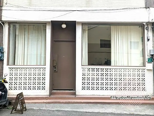 台南中西-[浮人Maison Vagabond Cafe] 台北大稻埕預約制沙丘主理人新店，王牌布丁特色美味，少女夢幻感珊瑚粉紅，波西米亞風低調靜謐咖啡廳