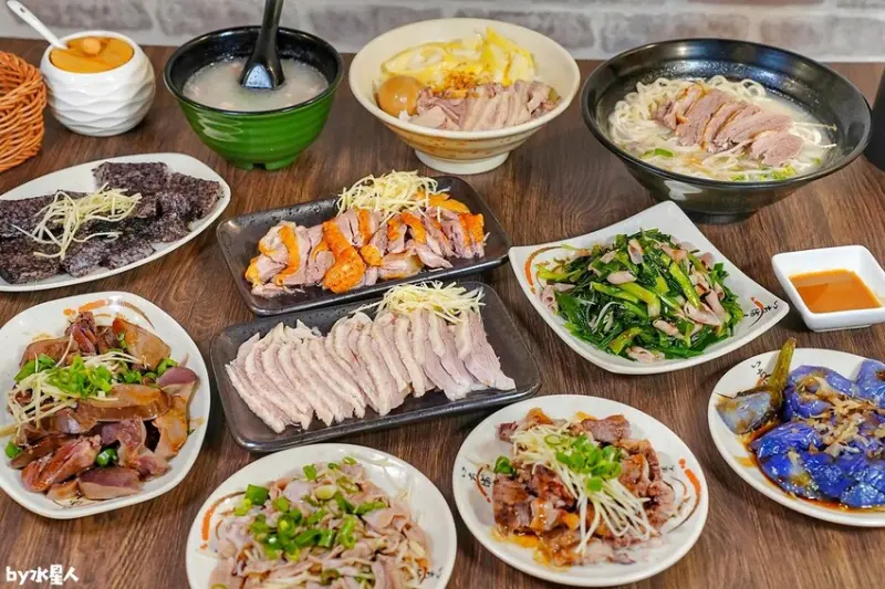 彭記鵝肉大王：台中鵝肉推薦，逢甲超人氣無骨鵝肉、煙燻鵝肉切盤，費時熬製濃郁鵝白湯，西屯鵝肉飯必吃