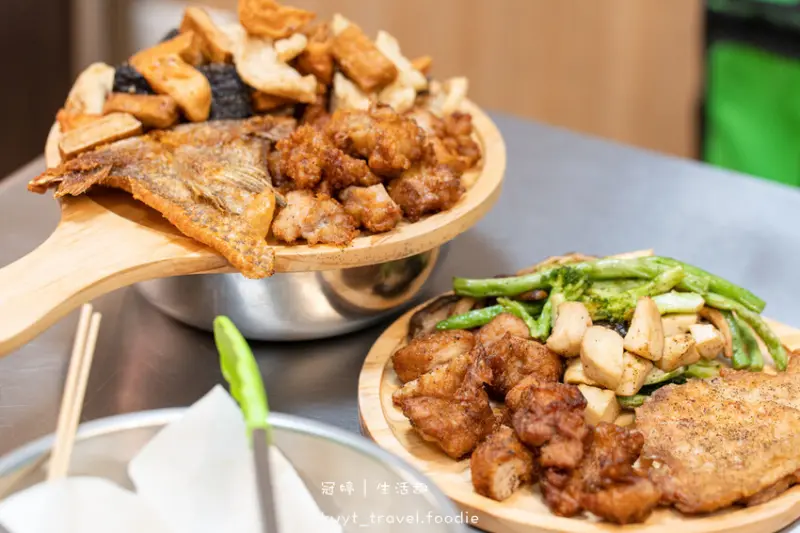 【暖男炸雞板橋店】隱藏版爆汁炸雞！板橋炸雞推薦，必點蒜香炸雞焦糖炸雞，新埔捷運站美食+1│菜單