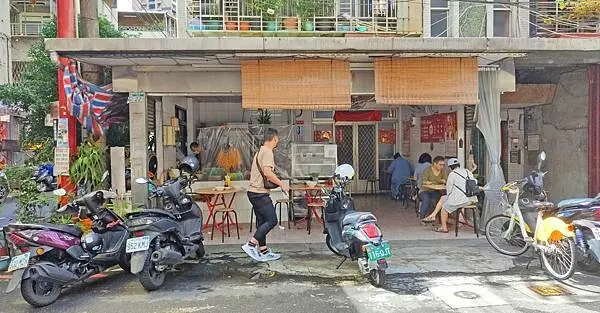 【中和美食】保健路10巷汕頭麵｜隱藏在巷弄裡沒有店名的小吃店