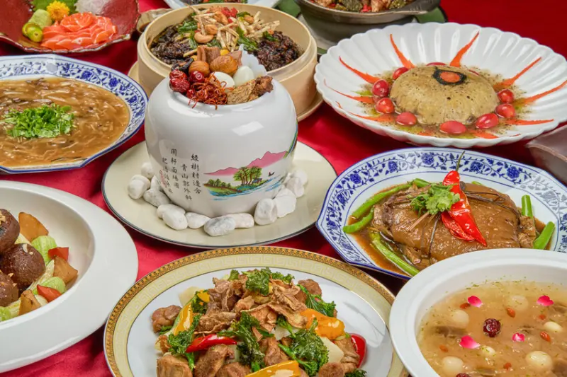 高雄素食年菜吃出年節好心情！仙桃素蔬食年菜組│米其林推薦素食餐廳│經典美味有新意，滿足全家人的味蕾│早鳥優惠預購中