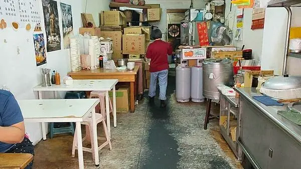 【安坑美食】316油飯炒麵｜沒有店名沒有招牌的超大份量美食