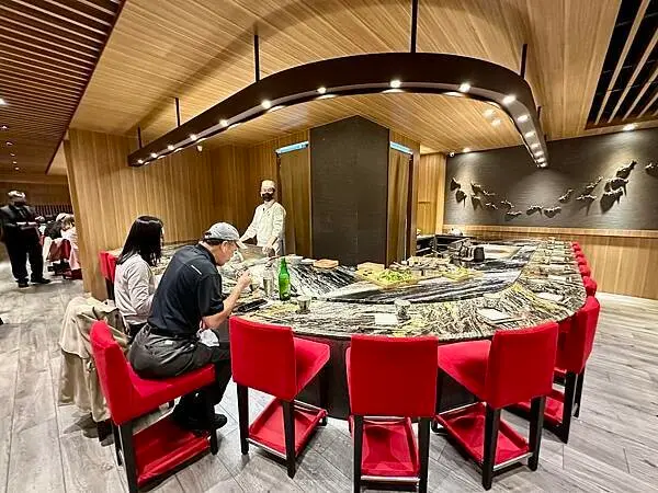 [中山區美食] 魚貫鐵板燒 YUGUAN 無菜單鐵板懷石料理16道 龍蝦和牛干貝都吃得到！#中山國小美食 @蛋寶趴趴g