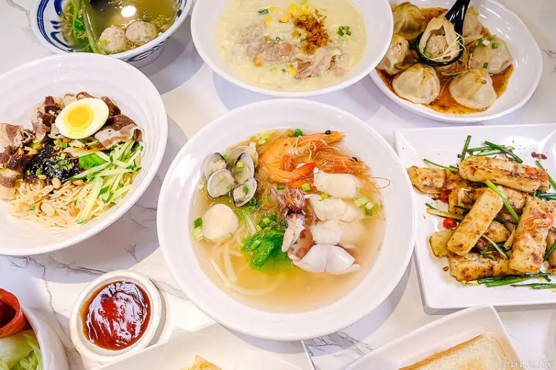 拌麵粥品新開張，客來樂夜食店，手工丸扎實油蔥香氣足，湯包、蛋餅，餐點選擇多！