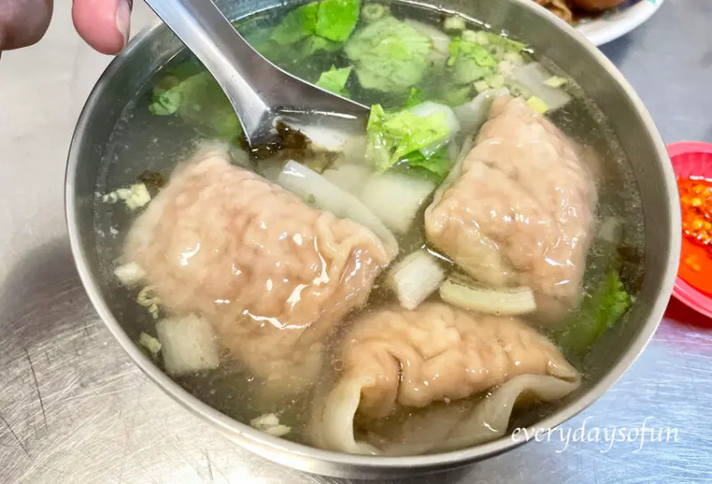 巨無霸鮮蝦餛飩湯 #吉興鮮蝦餛飩 / WalkerLand窩客島整理提供 未經許可不可轉載