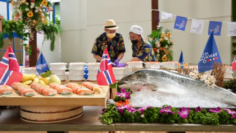 [台北吃到飽] 峇里斯南洋海鮮百匯｜海鮮吃到飽開箱！鮭魚季開跑囉！鮭魚大胃王比賽全紀錄！