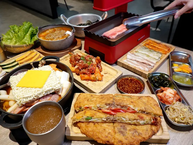 桃園韓式料理推薦/八德【燒桶子韓食料理】置地生活廣場美食/金桶子雙人套餐/通通有獎慶生轉盤現轉現折餐費送美食(停車優惠/燒桶子MENU)