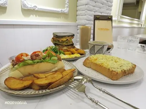 一中早午餐【嚐再食物所】Brunch&Coffee 讓人一嚐再嚐的鮮美早午餐 而且很有飽足感哦