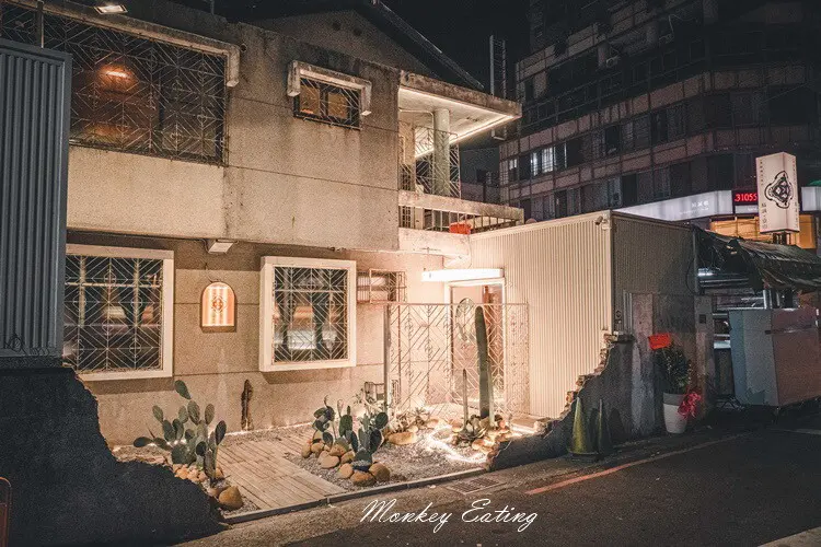 【台中西區】精誠壹山｜精誠路高檔海鮮燒肉，活體現撈帝王蟹龍蝦，慶生約會餐廳推薦 - 貪吃猴的幻想