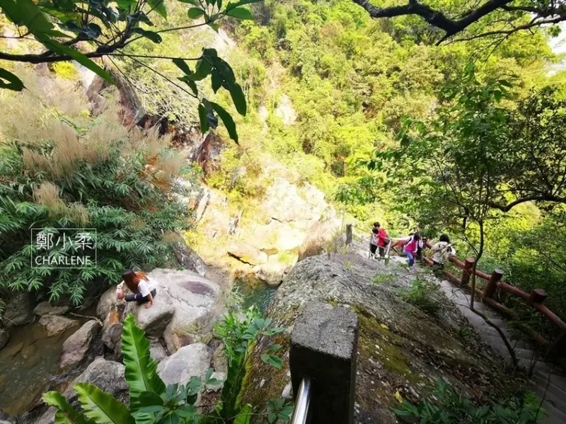 宜蘭礁溪|猴洞坑瀑布|白石腳步道-10分鐘攻頂|小兒科健身爬山登山步道|俯瞰蘭陽平原|運動吸收芬多精|小魚咬腳皮