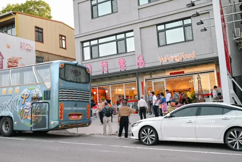 超好買50元團購伴手禮店附免費停車位還有免費咖啡可以喝有夠好康欸