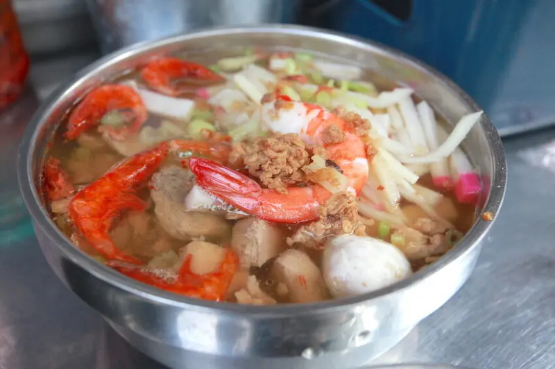 吃。屏東縣｜東港鎮。「古早味飯湯」隱藏版老饕等級古早味傳統美食，用料不手軟很美味CP值頂到天「古早味飯