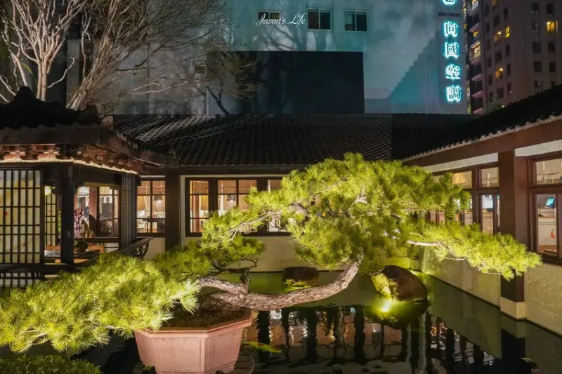 【台中北屯│美食】匠屋燒肉崇德館。台中燒肉老品牌，打造禪風庭院湖景用餐空間，肉質超美味