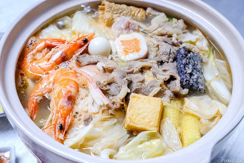 清燉羊肉湯熱銷上萬包，搭配楓康超市鮮甜Q彈的冷藏肉片，還有獨家日式火鍋料，一次買齊！