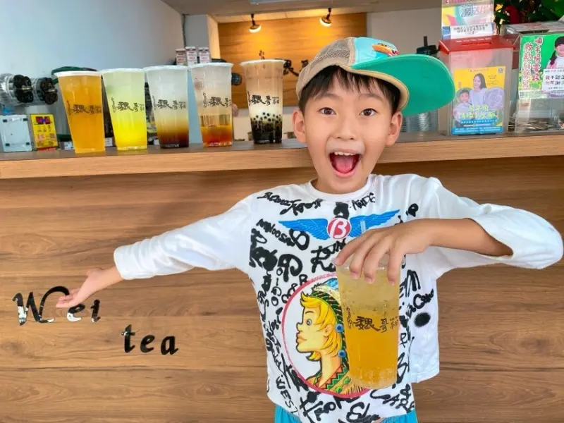 高雄飲品推薦～魏哥茶坊驚喜飲品，只有熟客才知道～