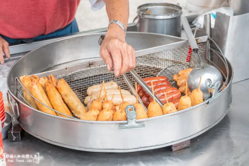 瑞穗國小無名炸熱狗阿伯｜放學的好滋味，不畏風雨，始終如一～