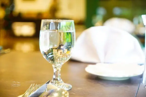 新竹聚餐首選【煙波都會館-經典牛排館】｜濕式熟成牛排與地中海30種水耕蔬菜沙拉吧 吃到飽也能很健康！