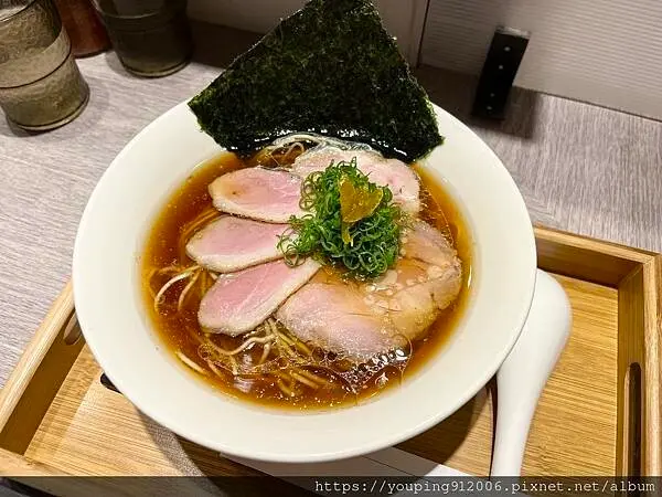 新北永和區｜らぁ麺 醉心拉麵，好吃到我先生說榮登他的前三名，濃湯派的我第一次稱讚清湯到不行(附菜單)！