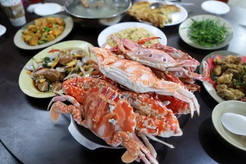 阿嬌萬里蟹 為了活跳跳新鮮螃蟹料理 排兩個小時也甘願