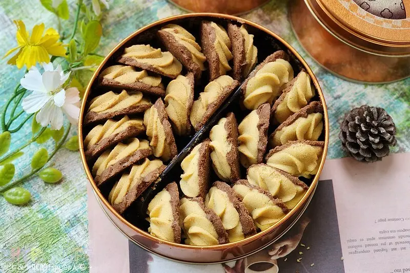 全台唯一包心曲奇給你double驚喜,雙重風味一次滿足啦!酥香綿密口感吃一口就淪餡~