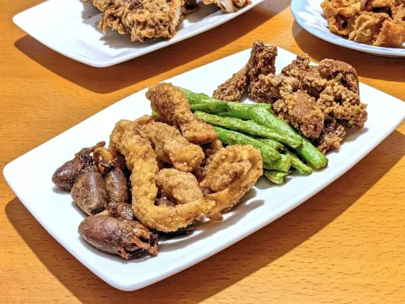 怪獸小雞排 八里店｜八里人有口福了！必點招牌蒜香雞排！超人氣秘製雞心！新北雞排推薦、新北炸物推薦、八里雞排推薦、八里鹹酥雞推薦、八里炸物推薦 - 佛系旅遊筆記