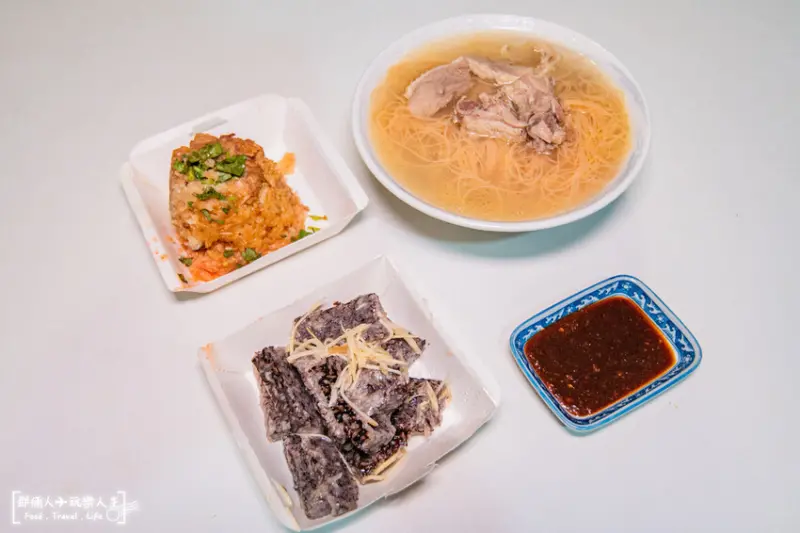 鹿港巷弄小吃｜筒仔米糕&當歸鴨麵線，滿滿一桌百元有找~