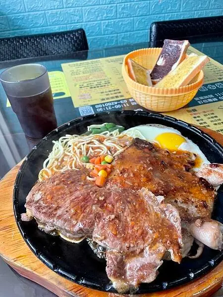 桃園中壢-健行大學商圈平價牛排吃爽爽-桔客牛排