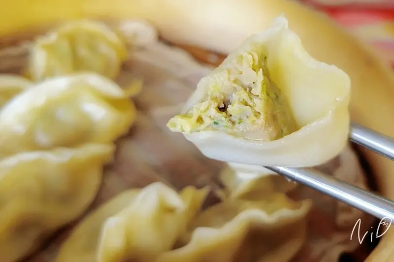 [台中大里]吉蜂蒸餃 成功店。單籠銅板價35元!平價又好吃的豬肉蒸餃