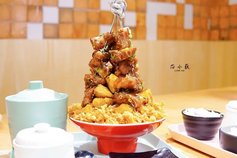 三筋 南投1號店，日本蔵前三筋職人豬排專賣店，新品梅山排骨疊成山形超吸睛，限定夢幻仙氣草苺鬆餅 - Cyndi loves享食天堂