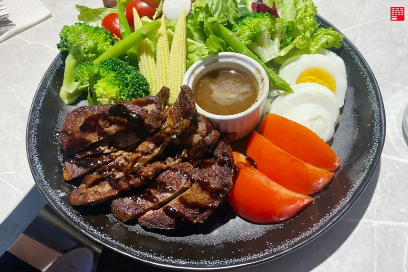 台北中山區美食／行天宮旁新開幕JONAJA 就那家早午餐！義大利麵、燉飯、咖啡、甜點通通有