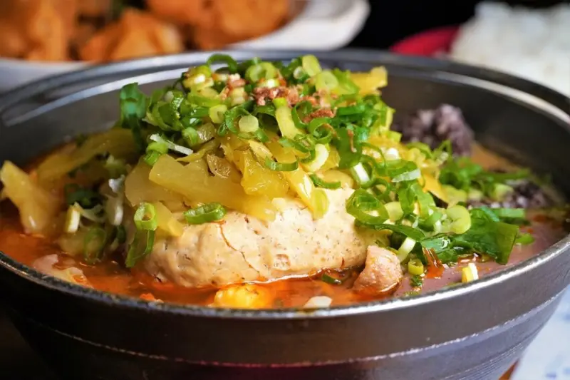 彰化美食｜御國香麻辣臭豆腐 一開店就排隊的超高人氣小吃 google4.7高評價必訪名店