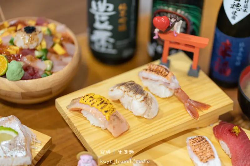【老本壽司生魚片】創意壽司太吸睛！三重日本料理推薦，人氣花漾散壽司丼太美，多種生魚吃滿！菜單