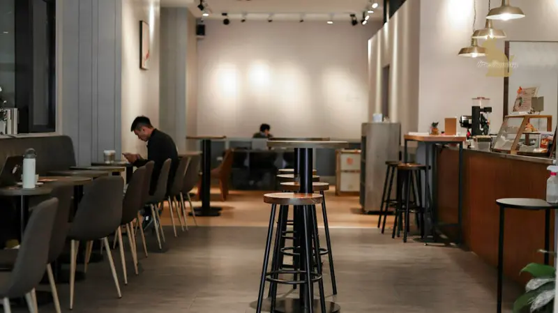 台中蔬食｜咖啡館　VegBite cafe薇麥蔬食咖啡－自家烘焙韓系質感有手作輕食甜點，今日咖啡手沖價$60，好親