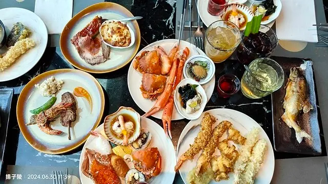 2024饗饗 新莊店│宏匯思源i-Tower 39F，新莊超高視野360°buffet美食餐廳。