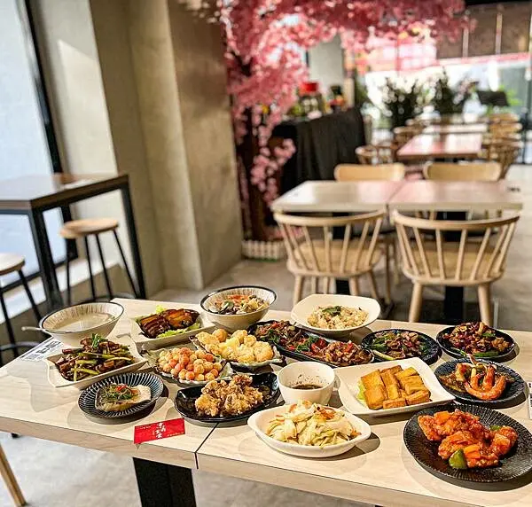 (台北小南門站)京鼎食堂 中日韓泰西式餐酒館 餐點現點現做 中式餐點超夠味!晚上化身餐酒館 適合聚餐推薦